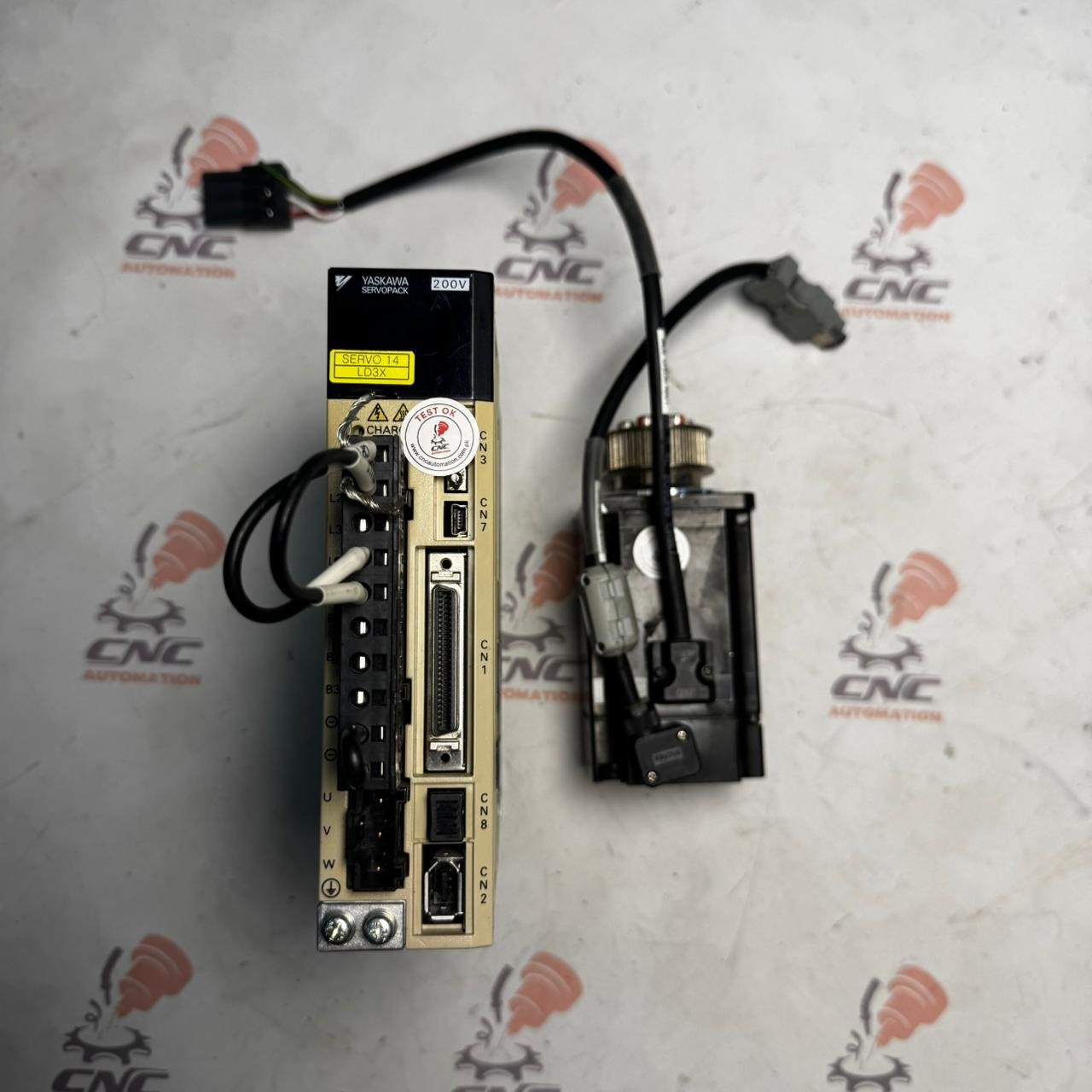 YASKAWA 400W (0.4Kw) SGDV-2R8A01B002000 AC Servo Driver YASKAWA 0.4Kw (400W) SGMJV-04ADL21 AC Servo Motor