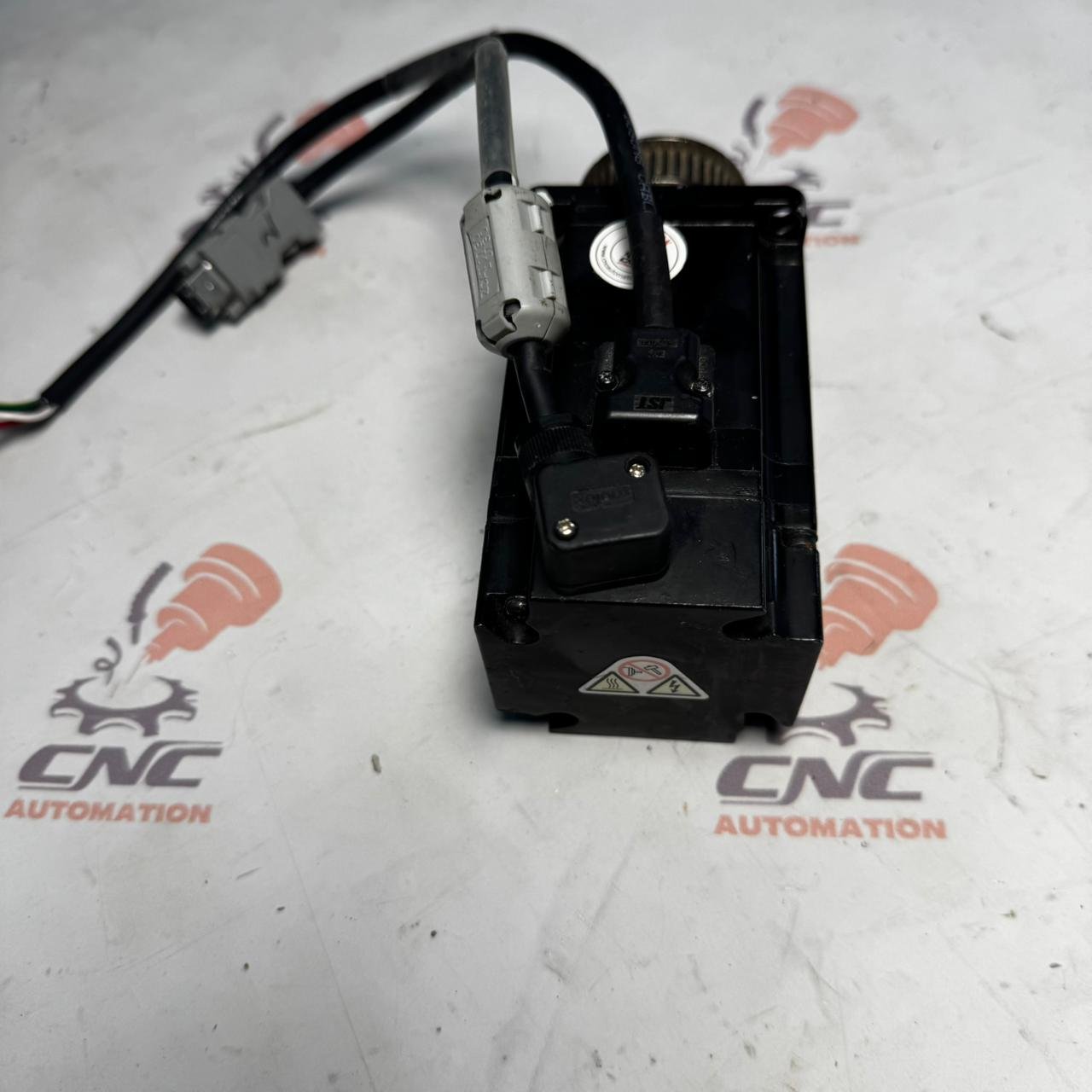 YASKAWA 0.4Kw (400W) SGMJV-04ADL21 AC Servo Motor - Image 2