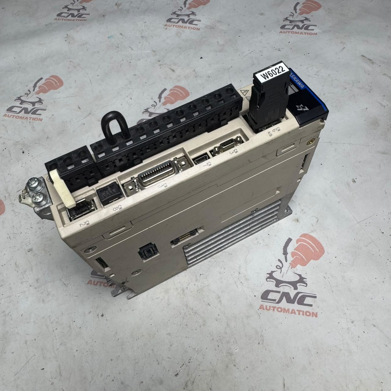 YASKAWA Sigma-7 SGD7S-R90A10A 100W AC Servo Driver is a high-performance AC servo drive
